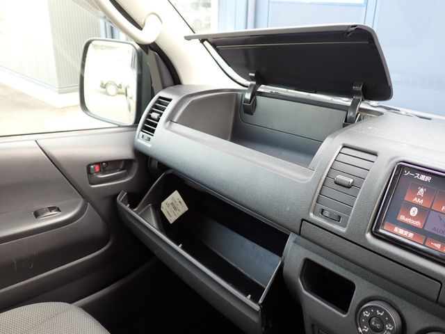 TOYOTA HIACE VAN 1.25T 2WD 2021 Image 31