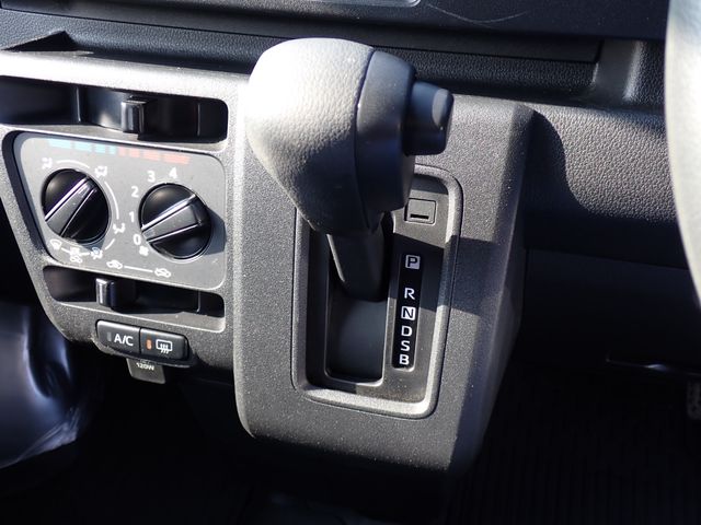 DAIHATSU HIJET CARGO 2023 Image 31