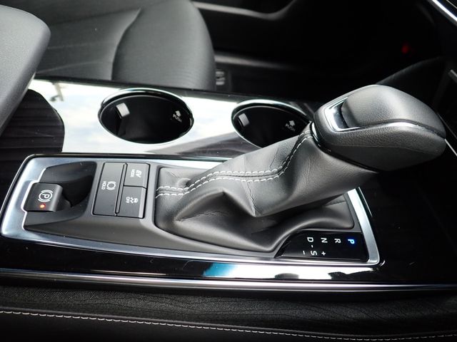 TOYOTA CROWN SEDAN HYBRID 2019 Image 31