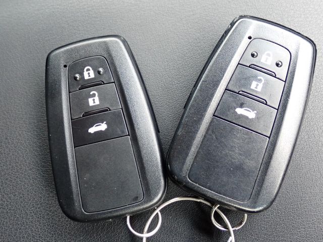 TOYOTA CROWN SEDAN HYBRID 2019 Image 31