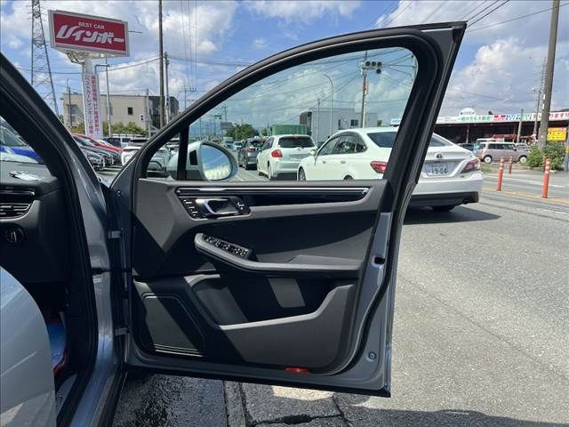 PORSCHE MACAN 2020 Image 31