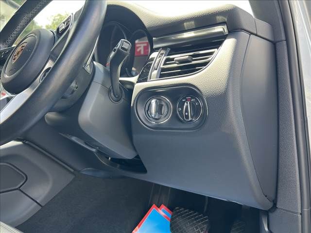 PORSCHE MACAN 2020 Image 31