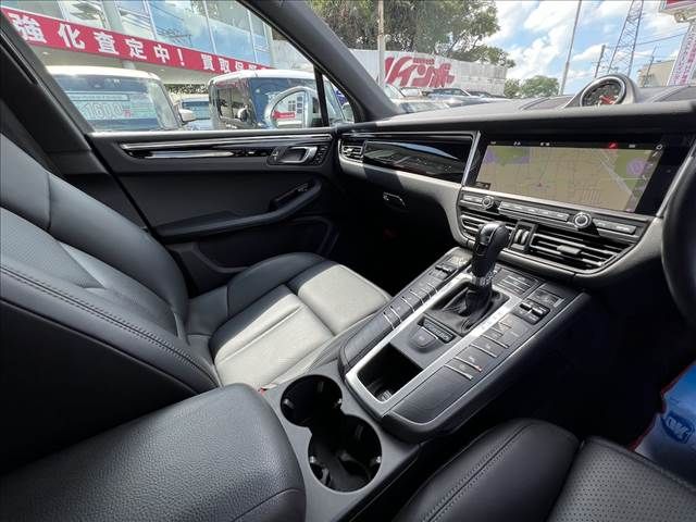 PORSCHE MACAN 2020 Image 31