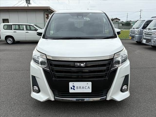 TOYOTA NOAH 2017 Image 31