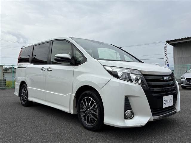 TOYOTA NOAH 2017 Image 31