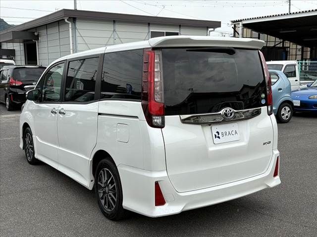 TOYOTA NOAH 2017 Image 31