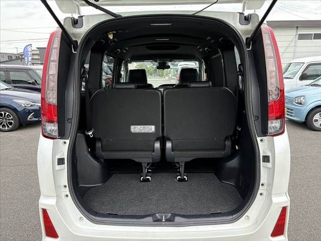 TOYOTA NOAH 2017 Image 31