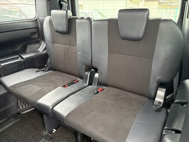 TOYOTA NOAH 2017 Image 31