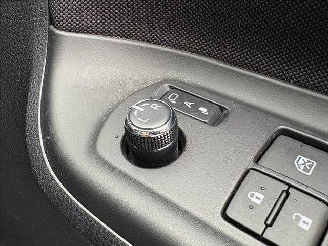 TOYOTA NOAH 2017 Image 31