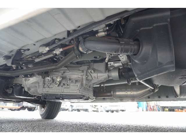 TOYOTA HIACE VAN 1.25T 2WD 2015 Image 31