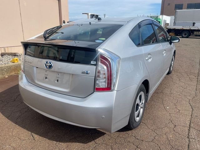 TOYOTA PRIUS 2013 Image 31