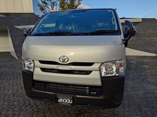 TOYOTA HIACE VAN 1.15T 2WD 2020 Image 31