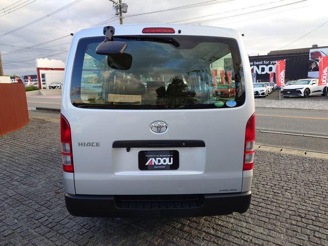 TOYOTA HIACE VAN 1.15T 2WD 2020 Image 31