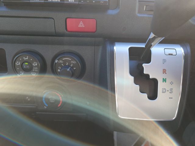 TOYOTA HIACE VAN 1.15T 2WD 2020 Image 31