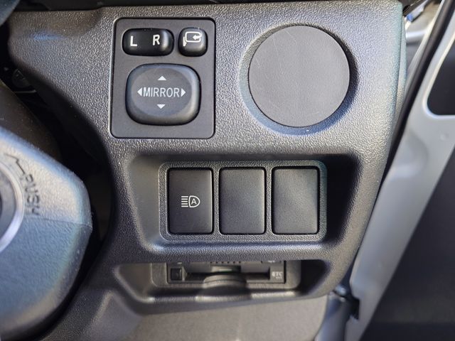 TOYOTA HIACE VAN 1.15T 2WD 2020 Image 31