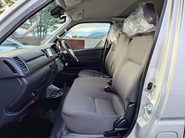 TOYOTA HIACE VAN 1.15T 2WD 2020 Image 31