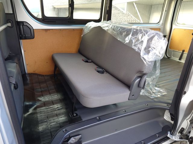 TOYOTA HIACE VAN 1.15T 2WD 2020 Image 31
