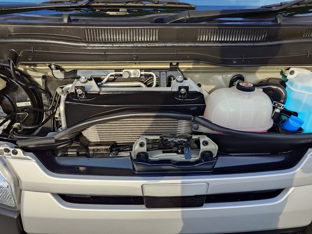 TOYOTA HIACE VAN 1.15T 2WD 2020 Image 31