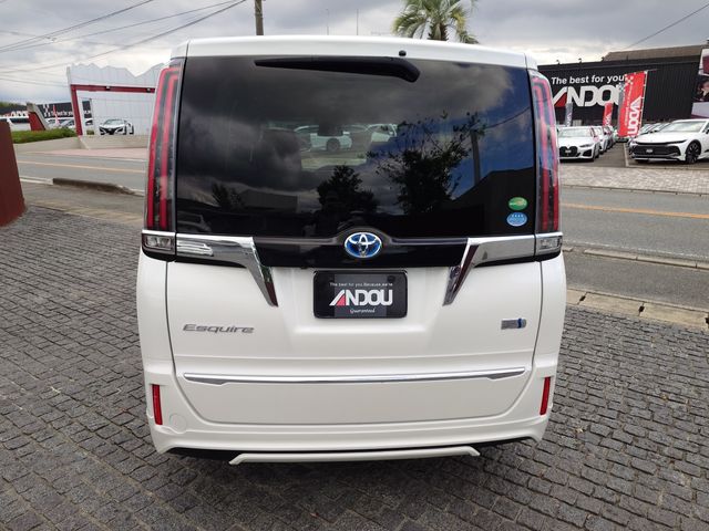 TOYOTA ESQUIRE HYBRID 2018 Image 31