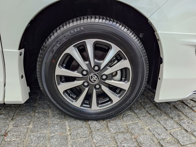 TOYOTA ESQUIRE HYBRID 2018 Image 31