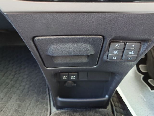 TOYOTA ESQUIRE HYBRID 2018 Image 31