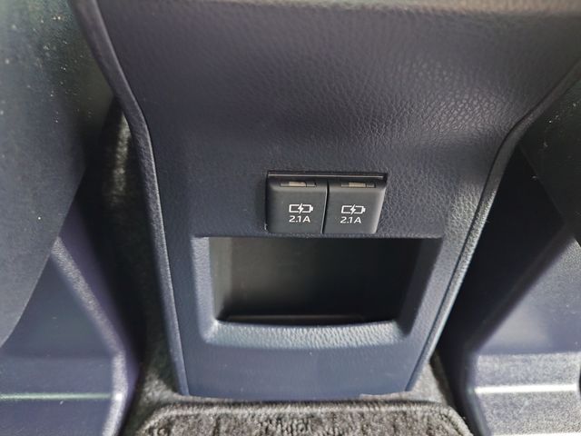 TOYOTA ESQUIRE HYBRID 2018 Image 31