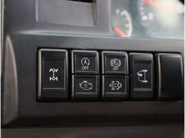 ISUZU ELF 2018 Image 31