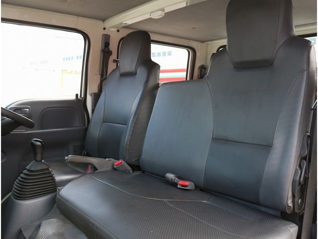 ISUZU ELF 2018 Image 31