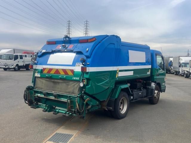 MITSUBISHI CANTER 2017 Image 31