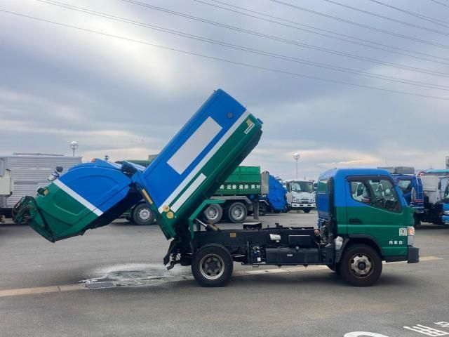 MITSUBISHI CANTER 2017 Image 31