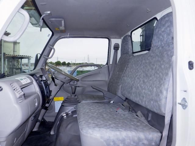 HINO DUTRO 2006 Image 31