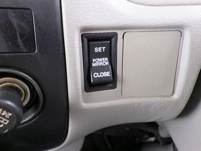 HINO DUTRO 2006 Image 31