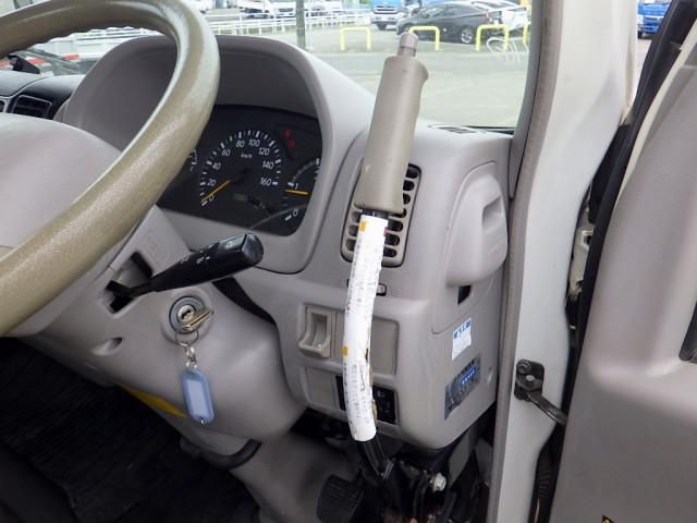 HINO DUTRO 2006 Image 31