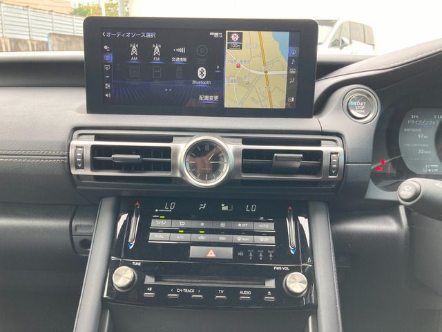 TOYOTA LEXUS IS350 2020 Image 31