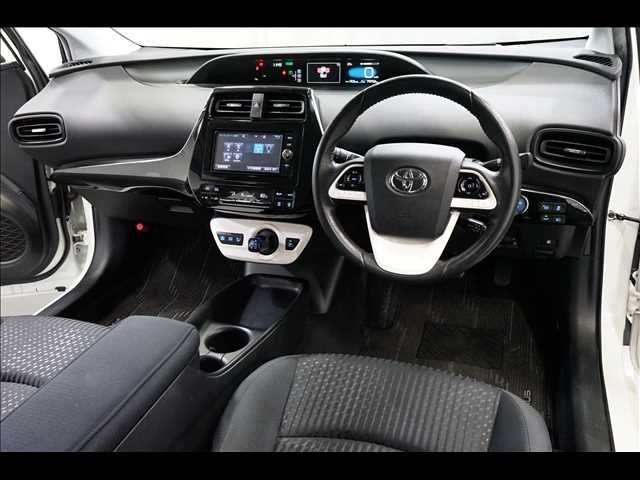 TOYOTA PRIUS 2016 Image 31