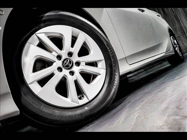 TOYOTA PRIUS 2016 Image 31