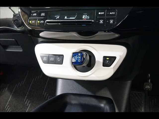 TOYOTA PRIUS 2016 Image 31