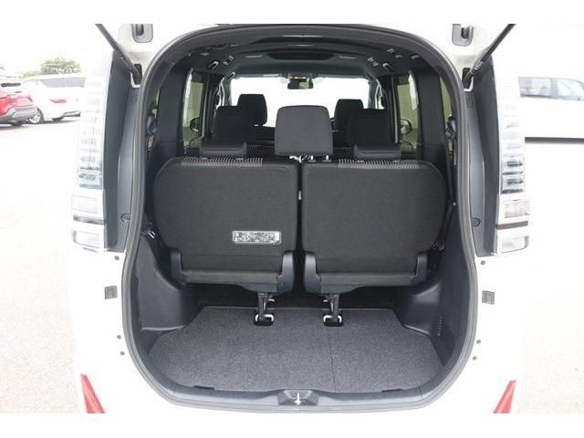 TOYOTA VOXY 2019 Image 31