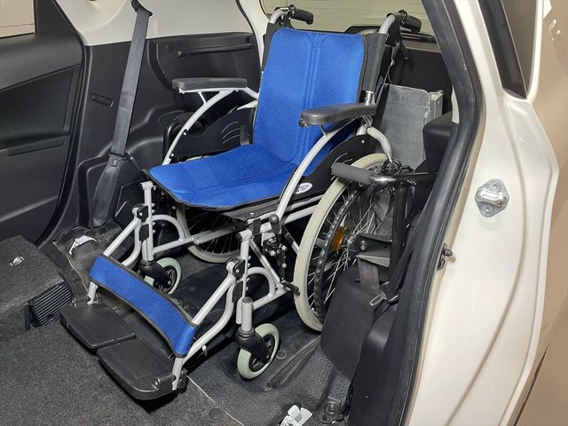 TOYOTA RACTIS 2015 Image 31