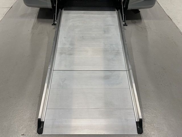 TOYOTA VELLFIRE 2012 Image 31