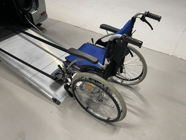 TOYOTA VELLFIRE 2012 Image 31