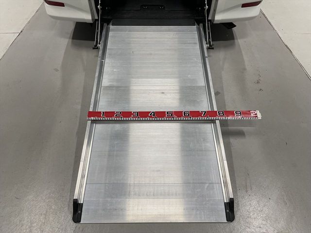 TOYOTA VELLFIRE 2012 Image 31