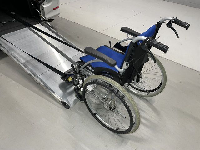 TOYOTA VELLFIRE 2012 Image 31