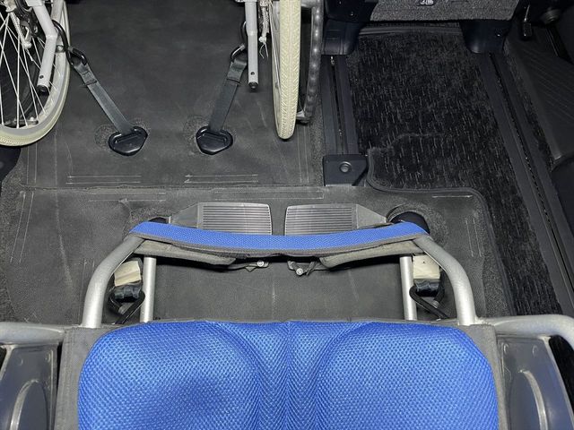 TOYOTA VELLFIRE 2012 Image 31