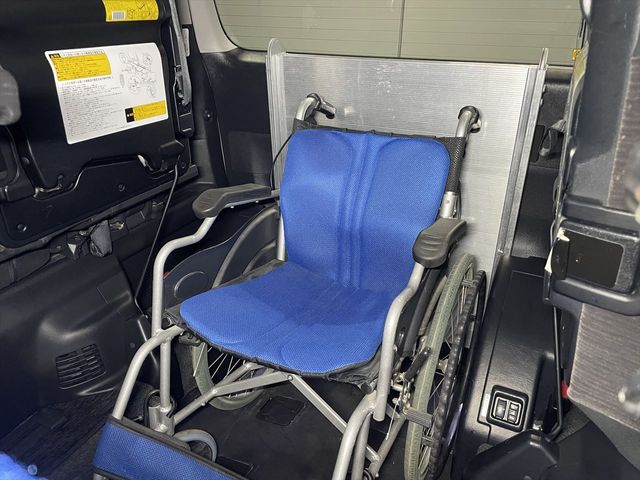 TOYOTA VELLFIRE 2012 Image 31