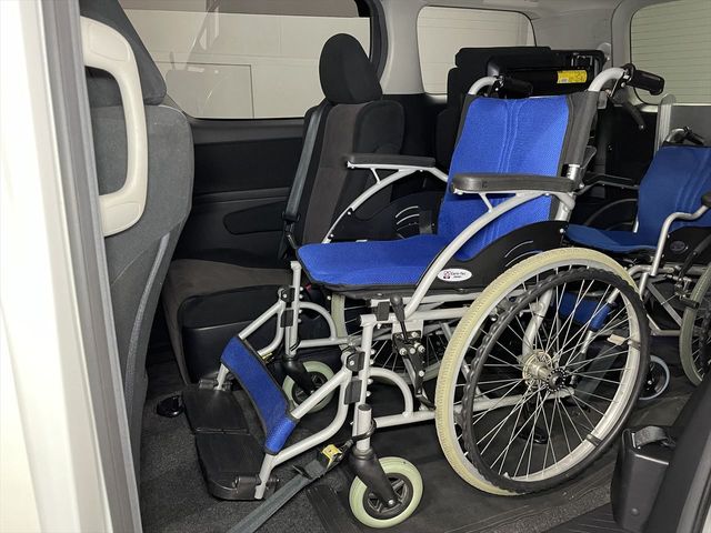 TOYOTA VELLFIRE 2012 Image 31