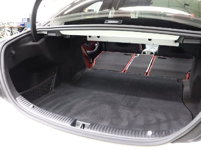 MERCEDES BENZ MERCEDES AMG C CLASS 2018 Image 31