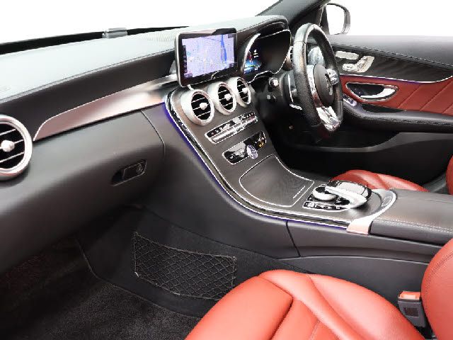 MERCEDES BENZ MERCEDES AMG C CLASS 2018 Image 31