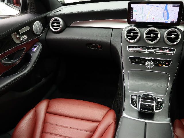 MERCEDES BENZ MERCEDES AMG C CLASS 2018 Image 31