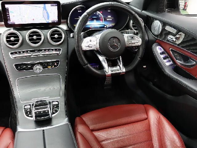MERCEDES BENZ MERCEDES AMG C CLASS 2018 Image 31